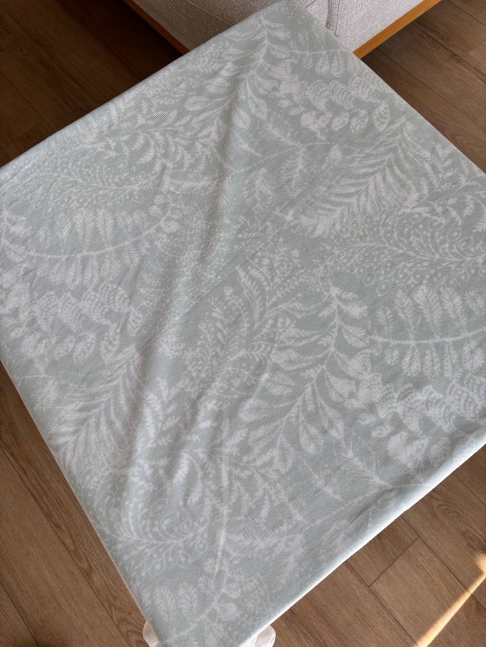 Green Botanical Print Ruffled Tablecloth - Picture 11 of 14